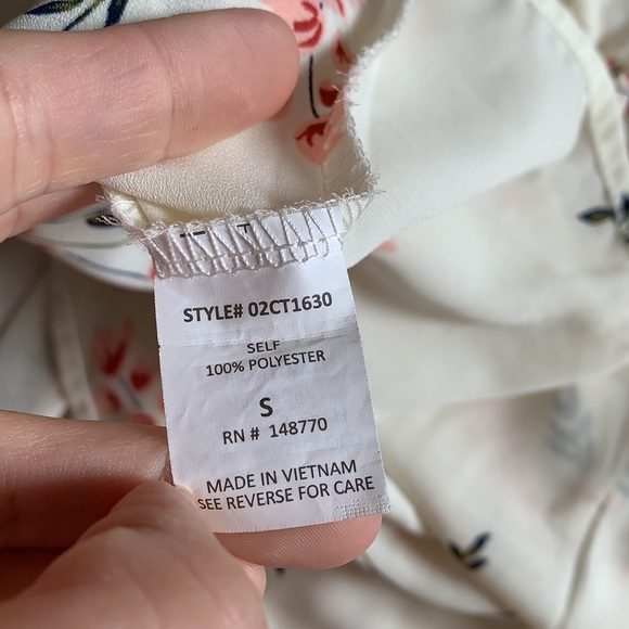 Sienna Sky woman’s floral Blouse. Size Small. - Picture 7 of 7